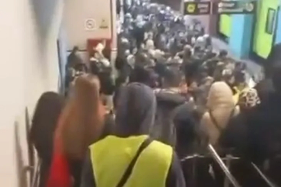 Bursa'da tellere takılan poşet metro seferlerini geciktirdi