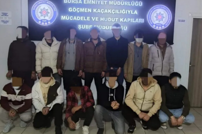 Bursa'da 13 düzensiz göçmen ve 4 organizatör yakalandı