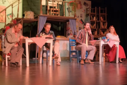 İnegöl’de tiyatro festivali coşkusu sürüyor