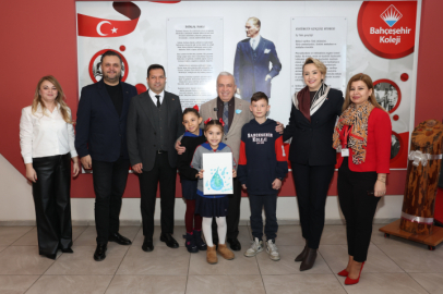 Başkan Özdemir, minik İpek'i kırmadı