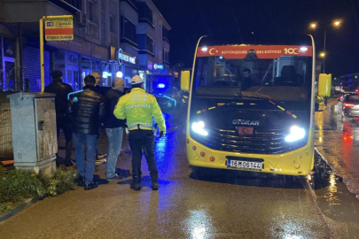 Bursa'da halk minibüsü anne ve kızına çarptı