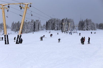 Uludağ'da doluluk yüzde 90'a ulaştı: Fiyatlar dudak uçuklattı