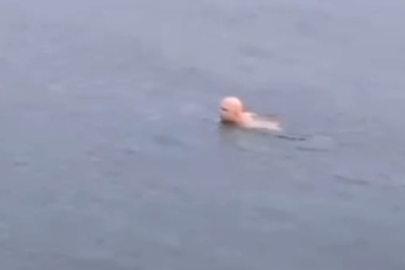 Bursa’da dondurucu soğukta deniz keyfi