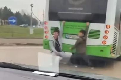 Bursa'da tehlikeli yolculuk kamerada