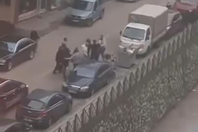 Bursa’da yol ortasında kavga trafiği kilitledi