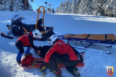 Uludağ'da mahsur kalan vatandaşlara JAK timi müdahale etti