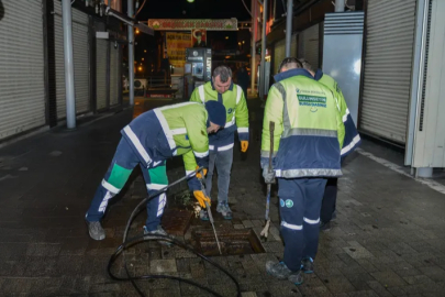 Tarihi Çarşı ve Hanlar Bölgesinde gece mesaisi