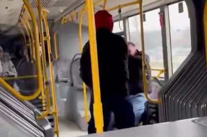 Bursa'da otobüsün içinde tekme tokat darp etti