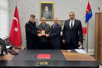 İnegöllü çiftçi mal varlığını jandarmaya bağışladı