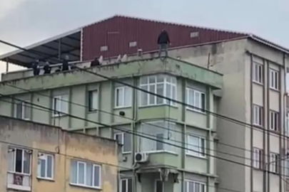 Bursa'da saatlerce çatıdan kendisini sarkıttı, polis zor ikna etti