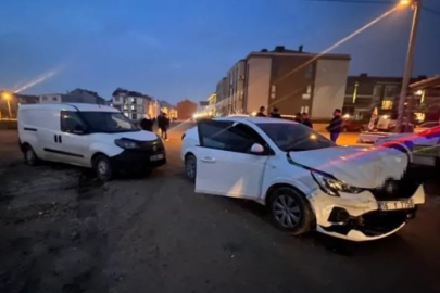 İnegöl'de araçlar çarpıştı: 2 yaralı