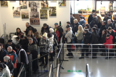 Uludağ'a çıkmak isteyenler, saatlerce bekledi