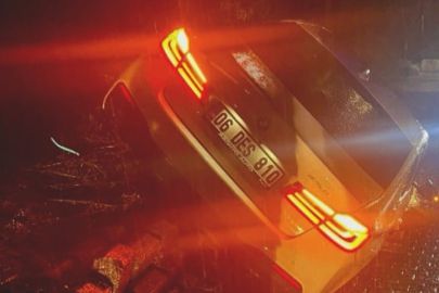 Bursa'da otomobil duvara çarptı: 2 yaralı