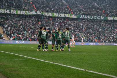 Bursaspor Adanaspor’u farklı geçti