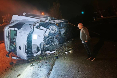 Bursa'da direksiyon hakimiyetini kaybeden tır kanala uçtu
