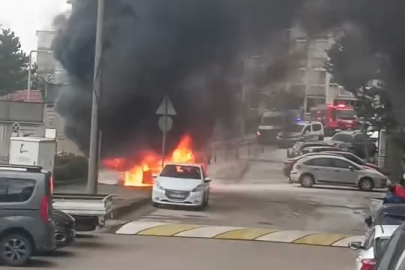 Bursa'da yanan araç art arda patladı, mahalleli panik yaşadı