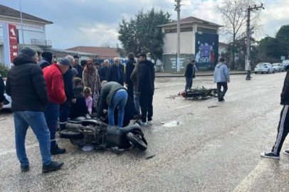 Bursa'da motosikletler kafa kafaya çarpıştı 1’i ağır 2 yaralı
