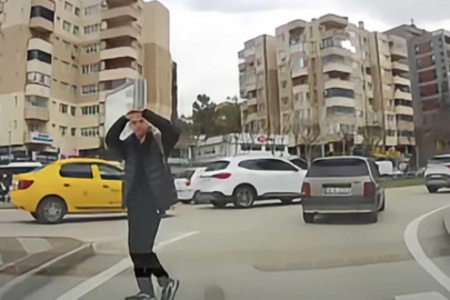 Bursa'da trafikte kameraya yansıyan küçük jest yürekleri ısıttı