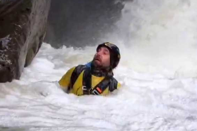 Bursa'da yağmur ve kar sularıyla coşan kanyondan kurtuldu