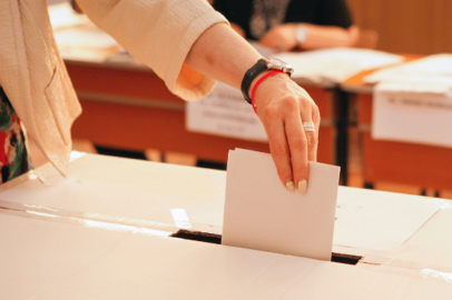 Japonya erken genel seçim kapsamında sandık başına gitti