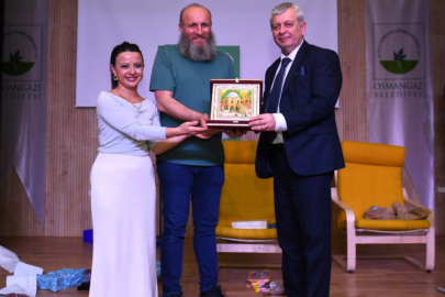 Osmangazi sanatseverleri tiyatroyla buluşturdu