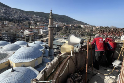 Bursa Ulu Cami'ye Ramazan mahyası: 'Kul hakkından sakın'