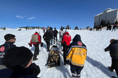 Uludağ'da kızak faciası: Dereye uçan tatilciyi JAK kurtardı