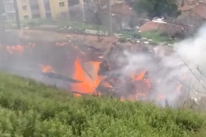 Bursa'da alev alev yanan ev kullanılmaz hale geldi