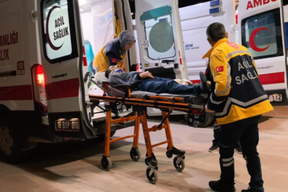 Bursa'da iki otomobil kafa kafaya çarpıştı: 3 yaralı