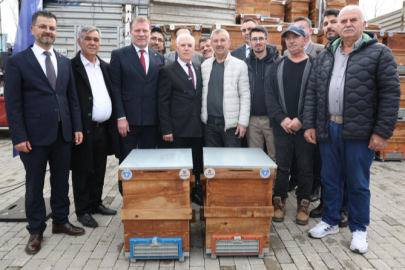 Büyükşehir'den arıcılara kovan desteği