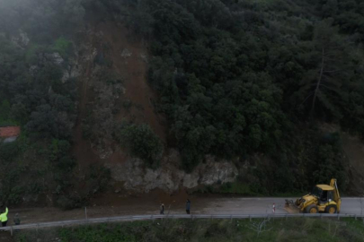 Bursa'da heyelan bölgesi temizlendi...Kayan bölge dron ile görüntülendi