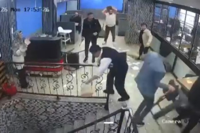 Bursa'da sandalye ve masalar havada uçuştu