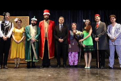 Gemlik’te Ramazan akşamına orta oyunu renk kattı