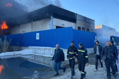 Geri dönüşüm fabrikasında yangın paniği
