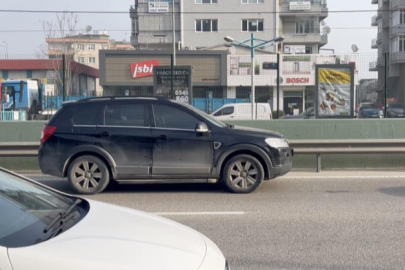 Bursa'da yolun ortasına bırakılan cip herkesi şaşırttı