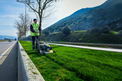 Bursa'da cadde ve bulvarlara estetik dokunuş