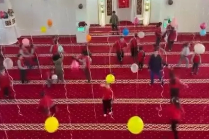 Bursa'da çocuklar için camide renkli süsleme