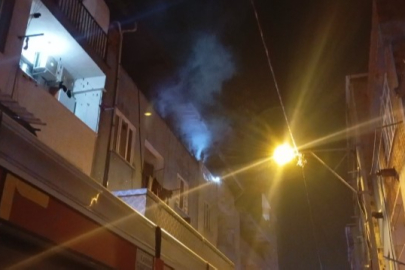 Bursa'da apartmanın çatı katında yangın