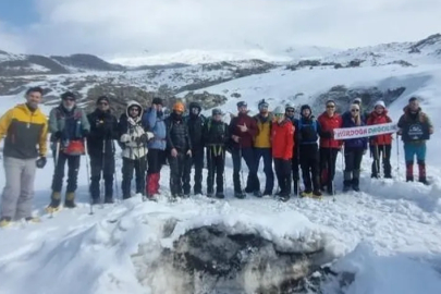 Ağrı Dağı'nda zirve yolculuğu başladı
