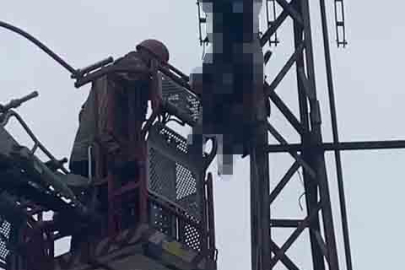 Bursa'da  hırsızlık için çıktığı elektrik direği sonu oldu