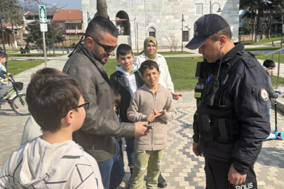 Çekilen İznik Gölü kıyısında oynayan çocuklar top mermisi buldu
