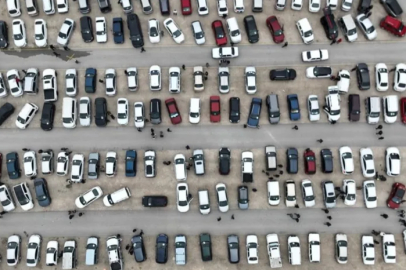 Bursa'da ikinci el oto pazarında buruk bayram