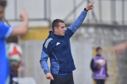 İnegölspor hocasıyla yolları ayırdı