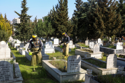 Bursa'da şehitlik ve mezarlıklar bayrama hazır
