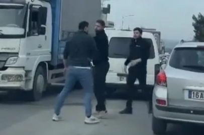 Bursa'da trafikte kavga: Sürücüler birbirine girdi