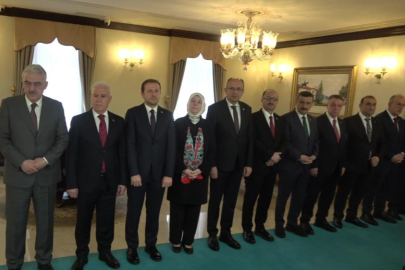 Bursa protokolü bayramlaşmak için bir araya geldi