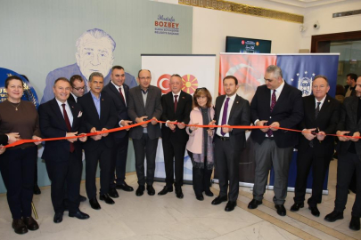 Bursa'da geleneksel sanatlara anlamlı katkı: "Zer-i Nâb" Tezhip Sergisi açıldı