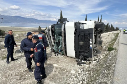 Bursa'da TIR yan yattı: 1 yaralı