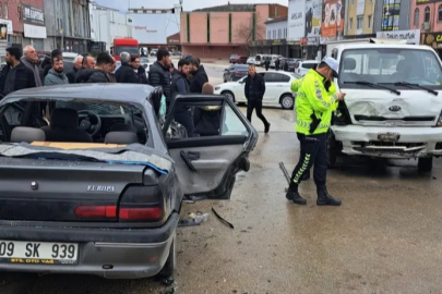 Bursa'da feci kaza: 4’ü çocuk 9 kişi yaralandı