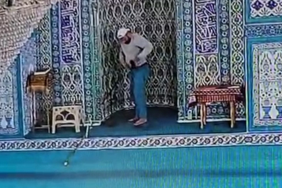 Bursa'da oltalı hırsız camiden mikrofon çaldı